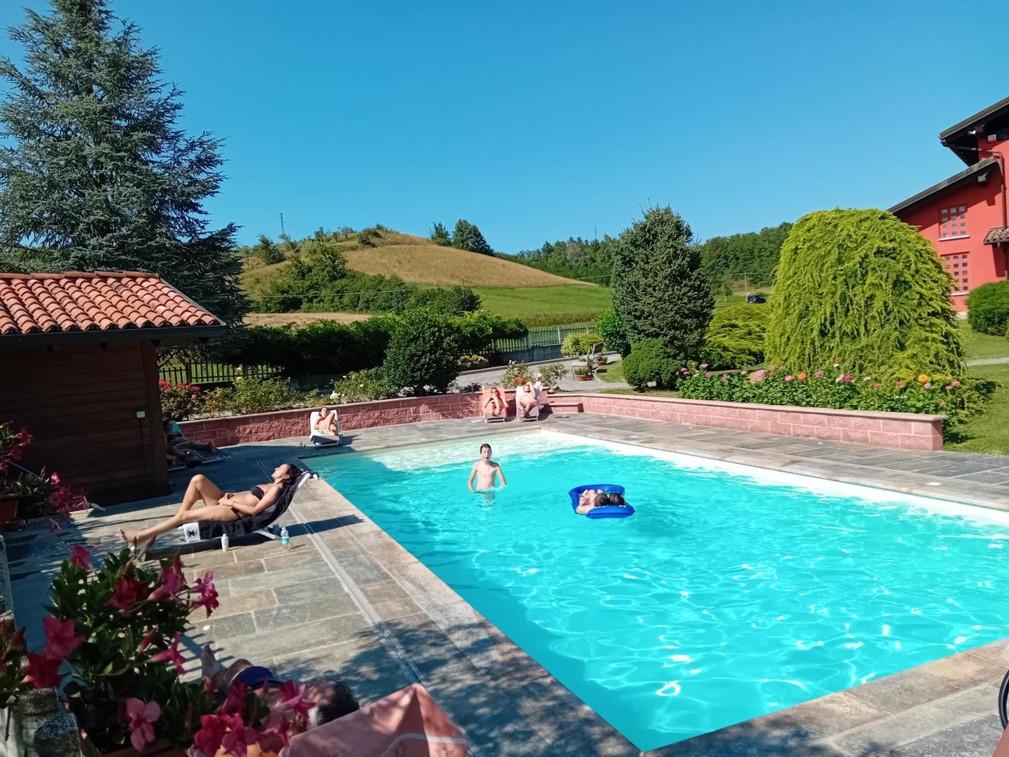 L'Isola Dla Cerrea Bed & Breakfast Mombasiglio Екстериор снимка